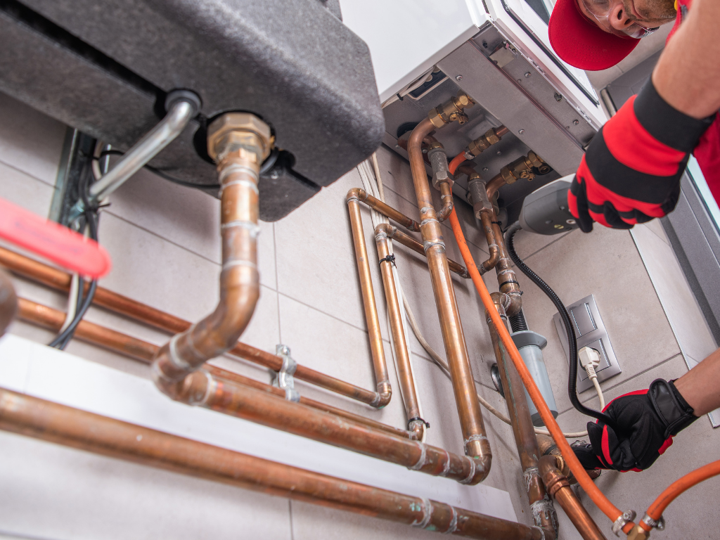 Aircon Gas Leak Signs: Why Pressure Test Comes First